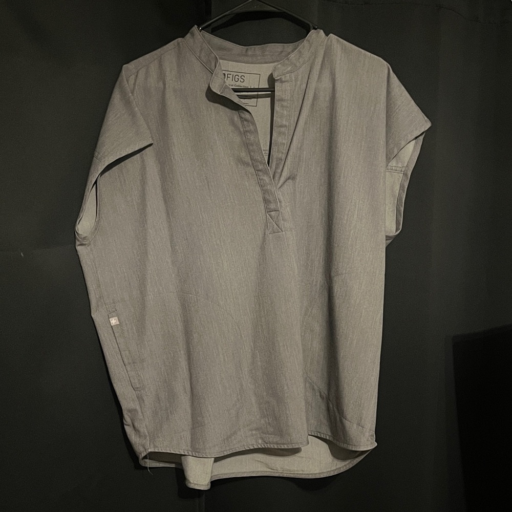 Figs Gray Scrub Top